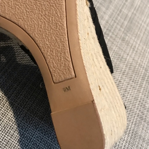 Black and Tan Espadrille Wedges Sandals - Size 9 - Picture 4 of 7